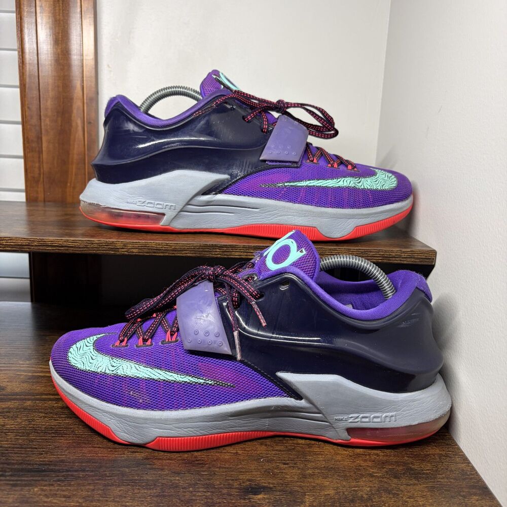 Size 9 - Nike KD 7 Lightning Basketball Shoes